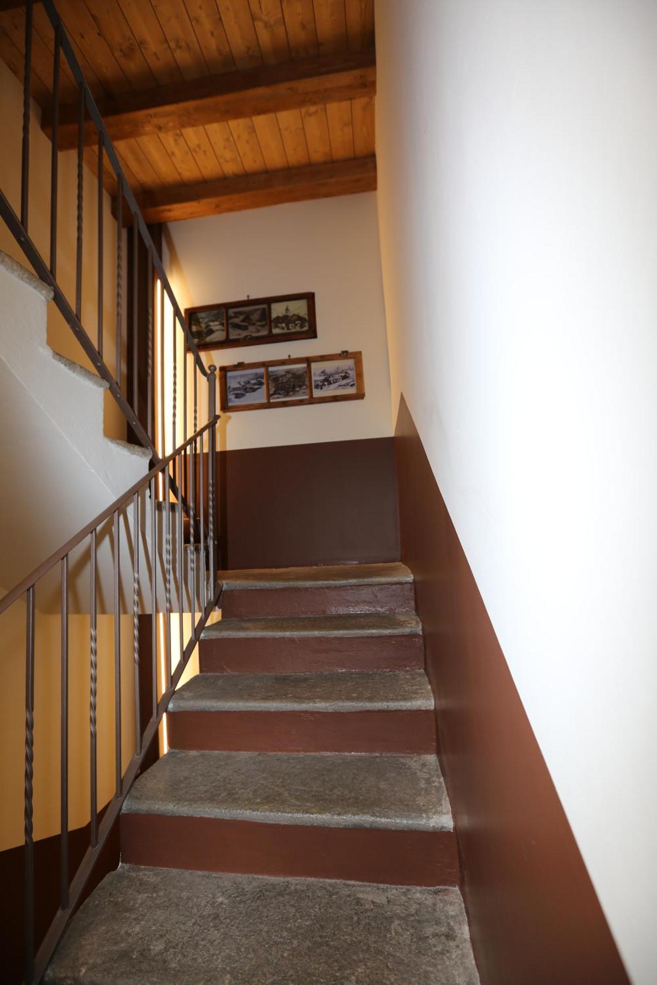 L'abri En - Parcheggio Privato A 100 Mt Ed Accesso Con Auto Nell'area Pedonale Apartment Aosta
