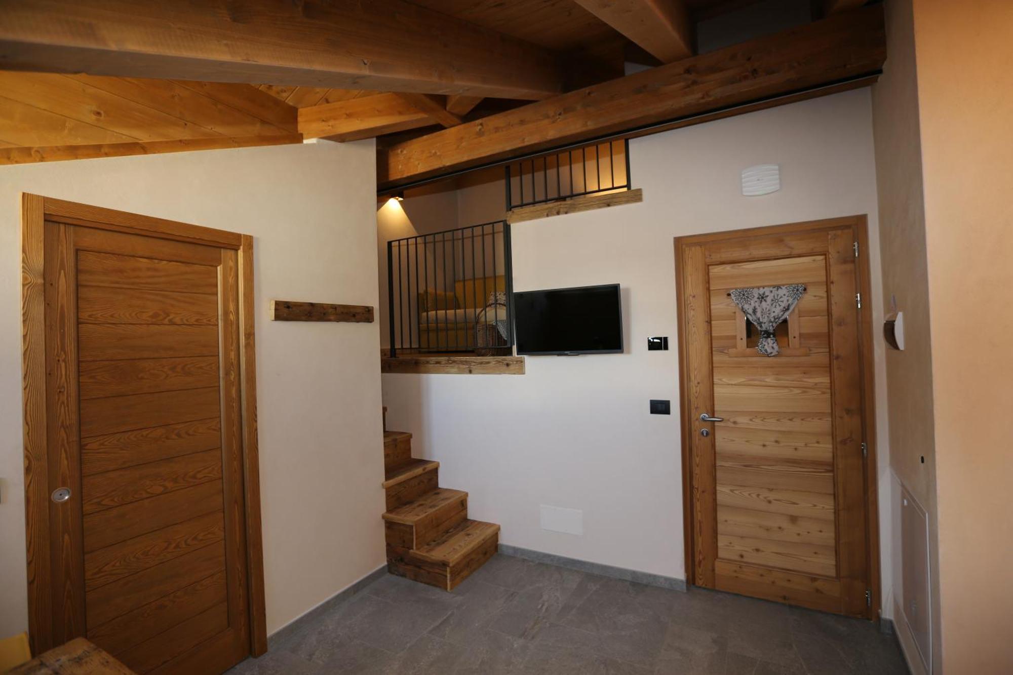 Apartment L'abri En - Parcheggio Privato A 100 Mt Ed Accesso Con Auto Nell'area Pedonale Aosta