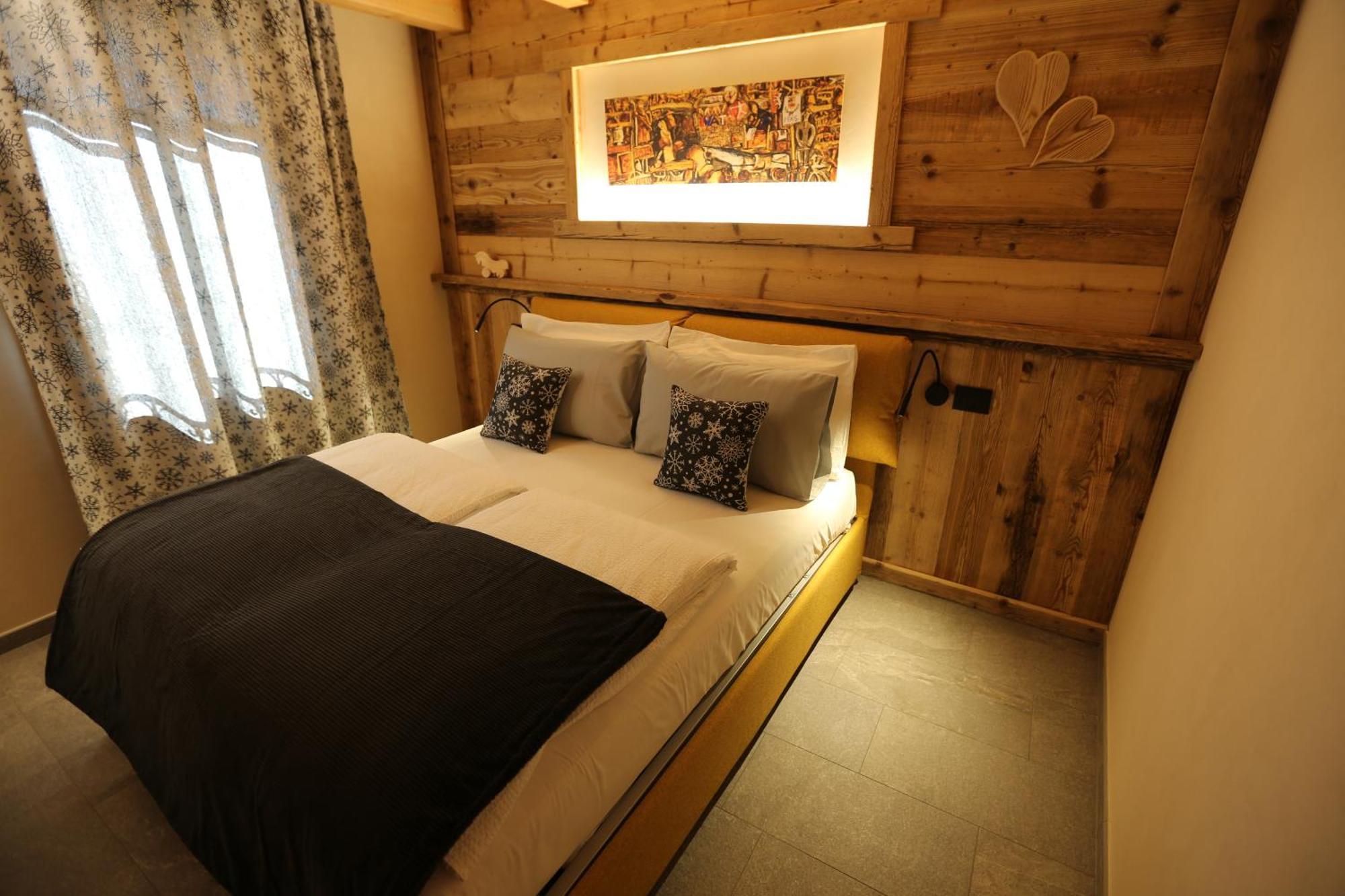 Apartment L'abri En - Parcheggio Privato A 100 Mt Ed Accesso Con Auto Nell'area Pedonale Aosta