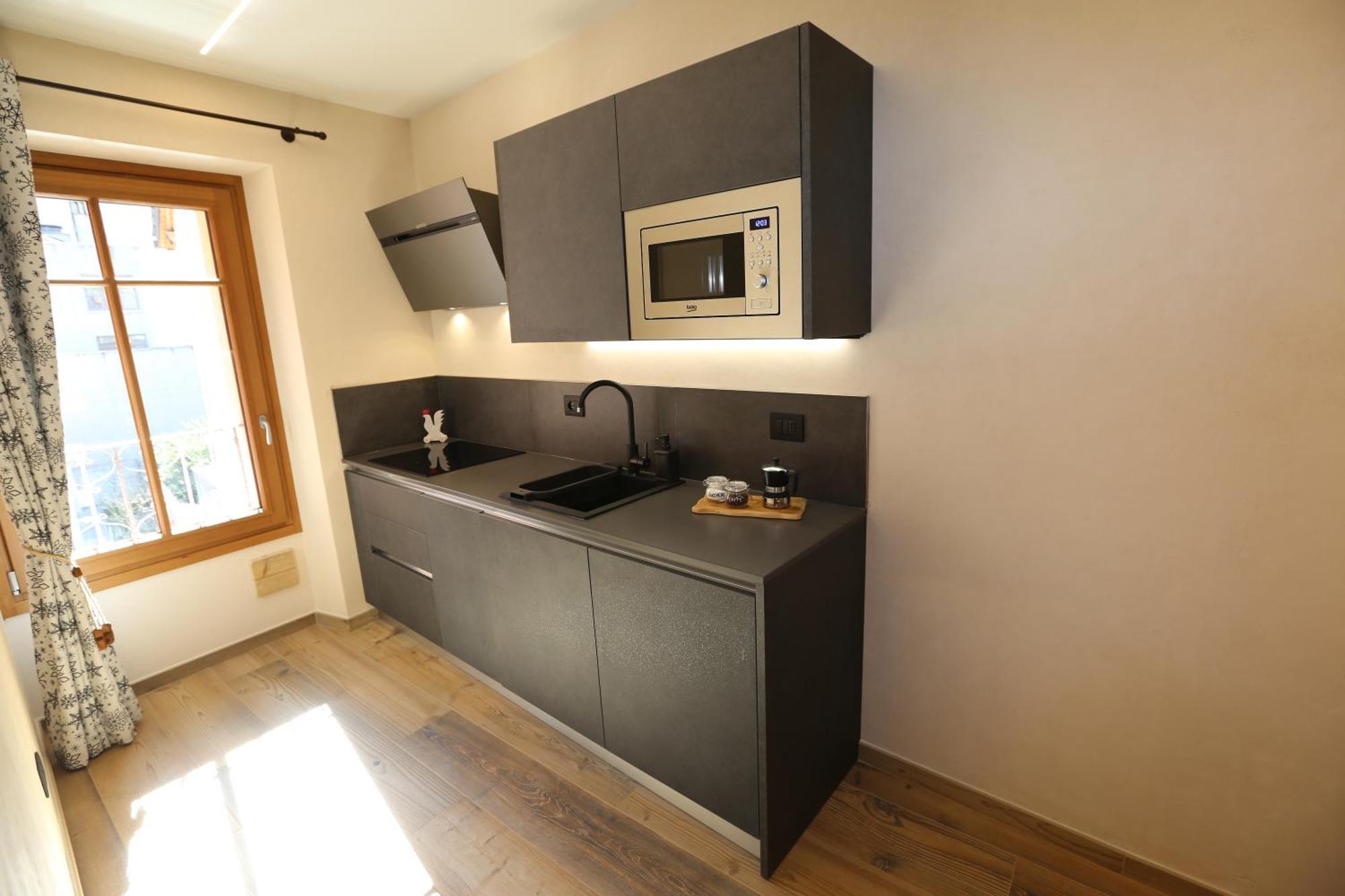 L'abri En - Parcheggio Privato A 100 Mt Ed Accesso Con Auto Nell'area Pedonale Apartment Aosta