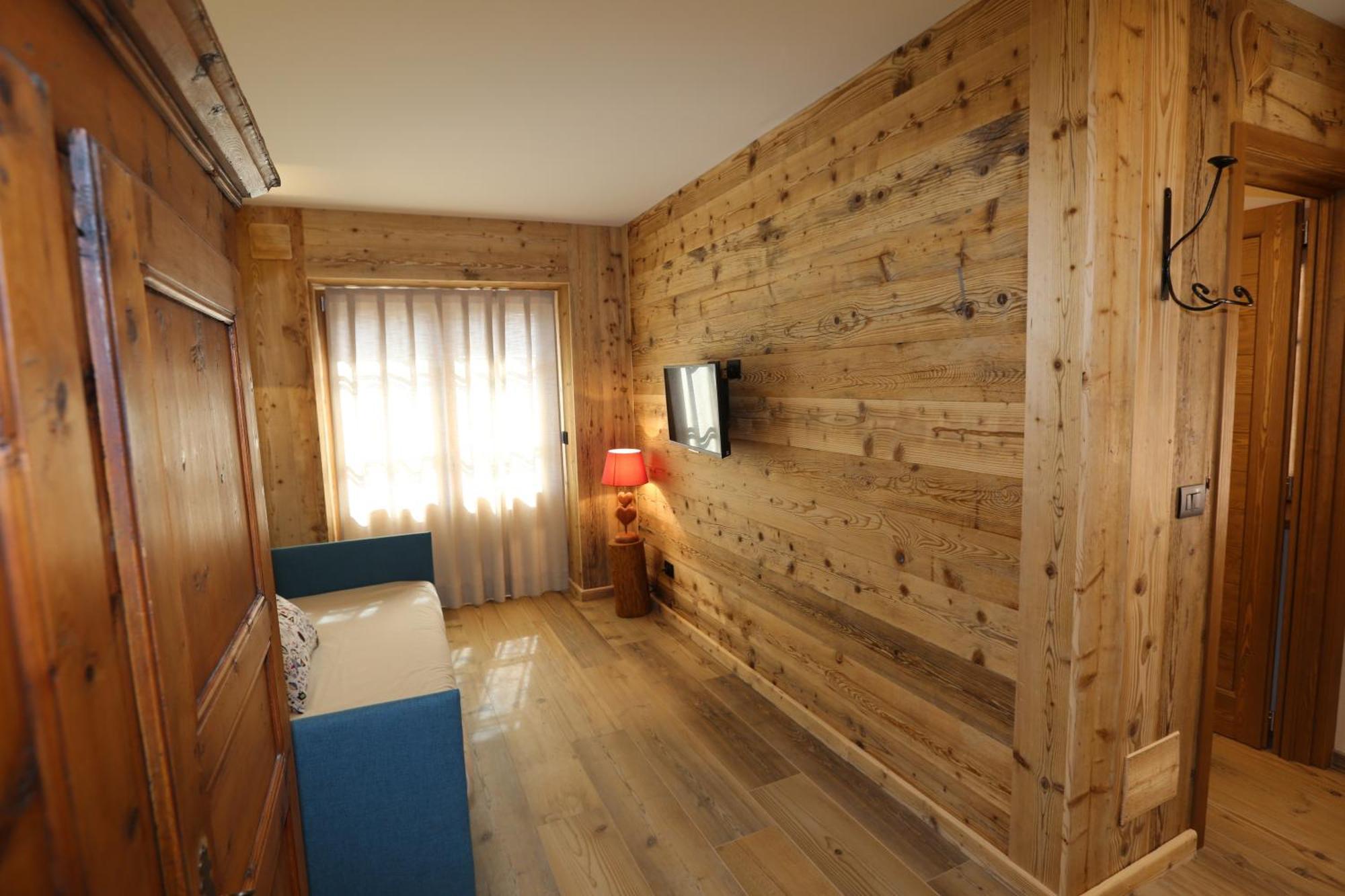 L'abri En - Parcheggio Privato A 100 Mt Ed Accesso Con Auto Nell'area Pedonale Apartment Aosta